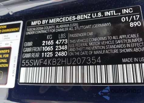 2017 Mercedes-Benz C 300 4Matic z USA, uszkodzony, nr VIN 55SWF4KB2HU207354